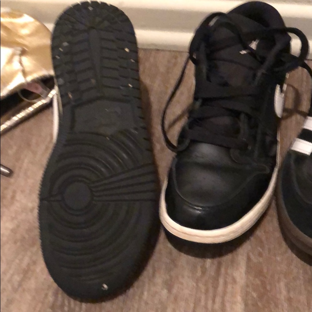shoes - Picture 3 of 3